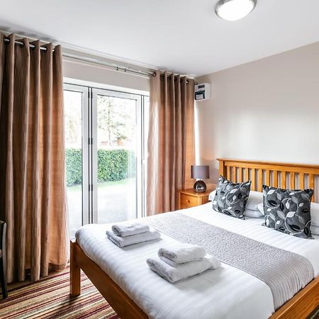 Roydon Marina Village Hotel Eksteriør billede