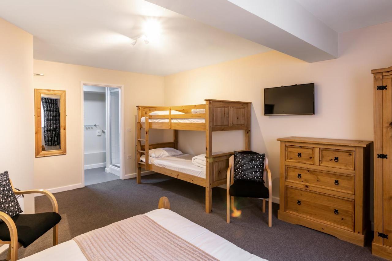 Roydon Marina Village Hotel Eksteriør billede