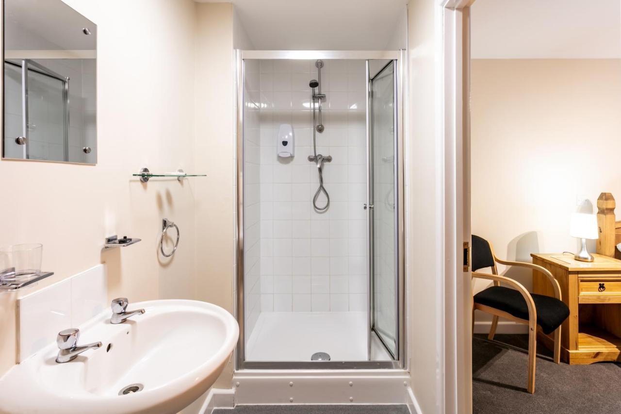 Roydon Marina Village Hotel Eksteriør billede