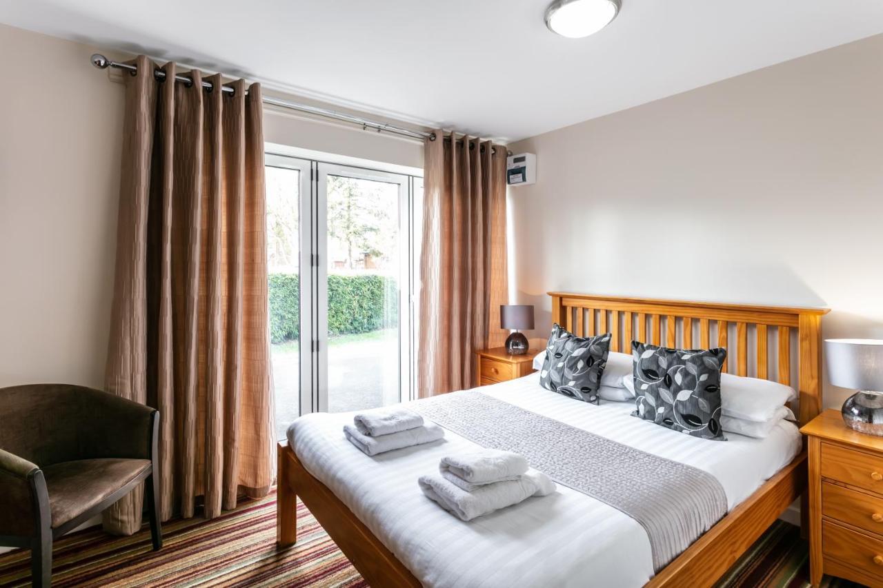 Roydon Marina Village Hotel Eksteriør billede