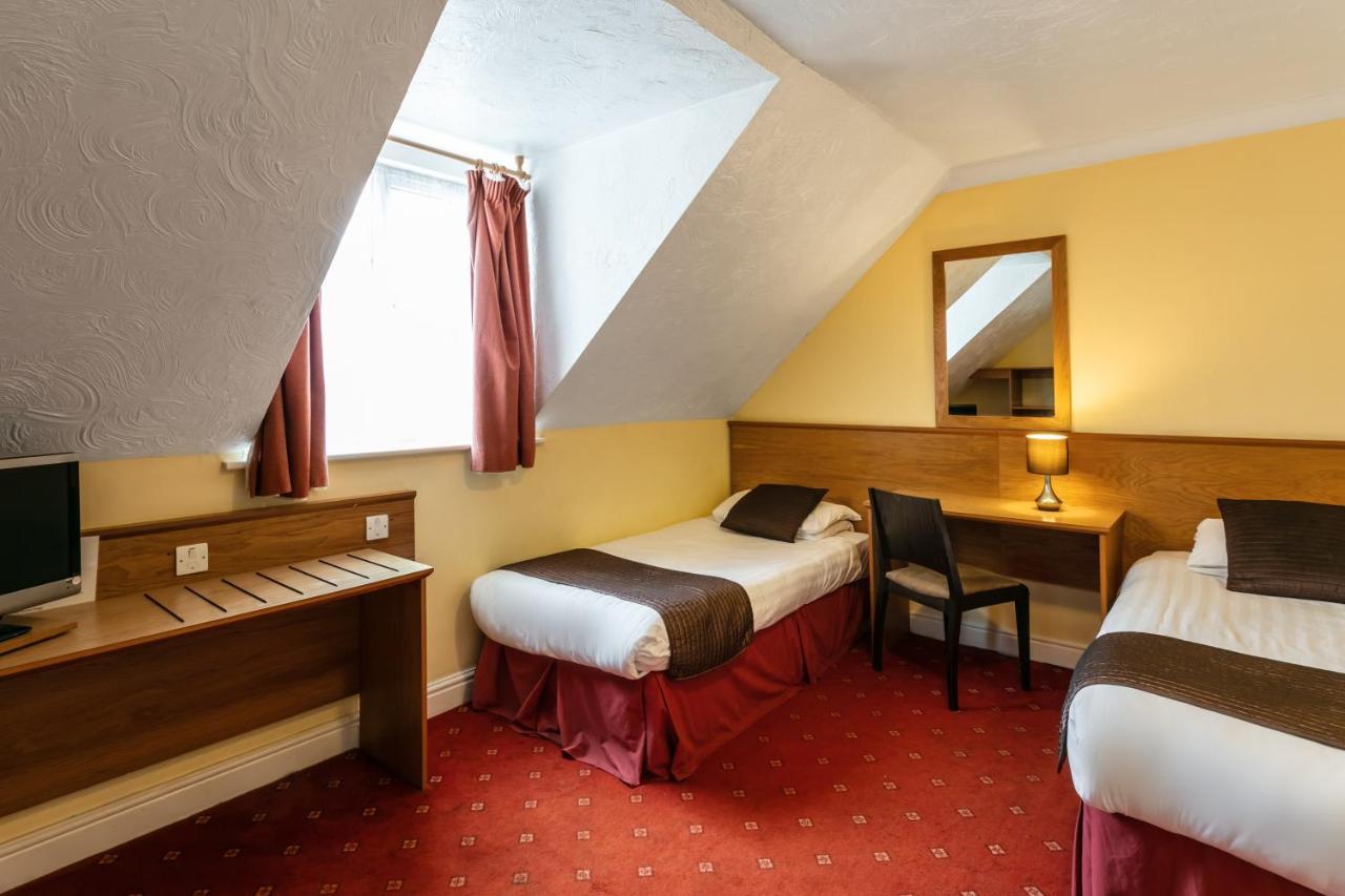 Roydon Marina Village Hotel Eksteriør billede