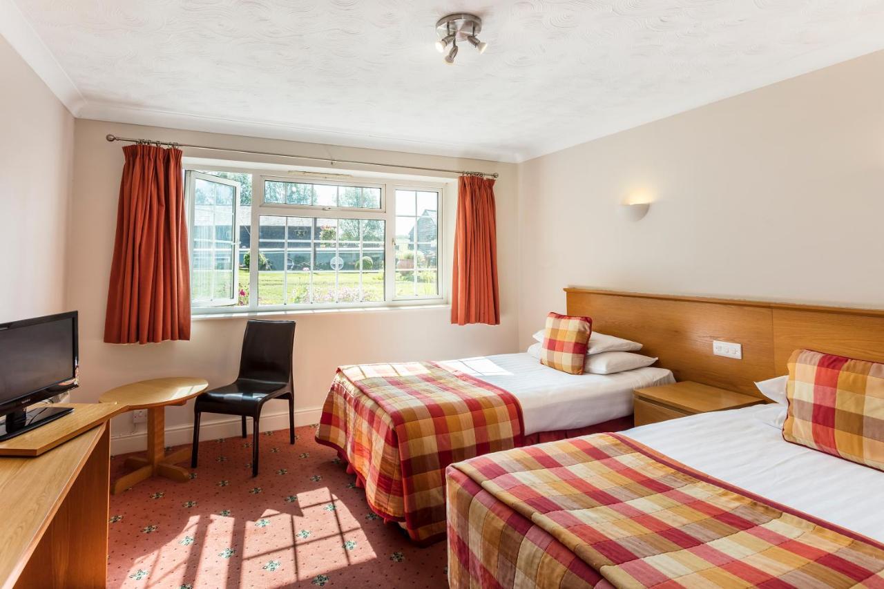 Roydon Marina Village Hotel Eksteriør billede