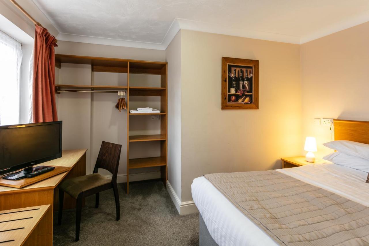Roydon Marina Village Hotel Eksteriør billede