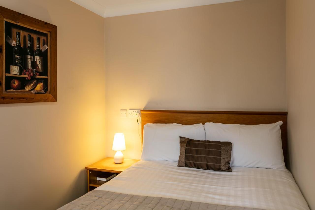 Roydon Marina Village Hotel Eksteriør billede