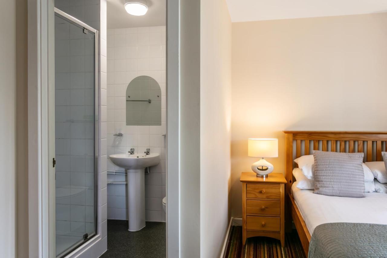 Roydon Marina Village Hotel Eksteriør billede