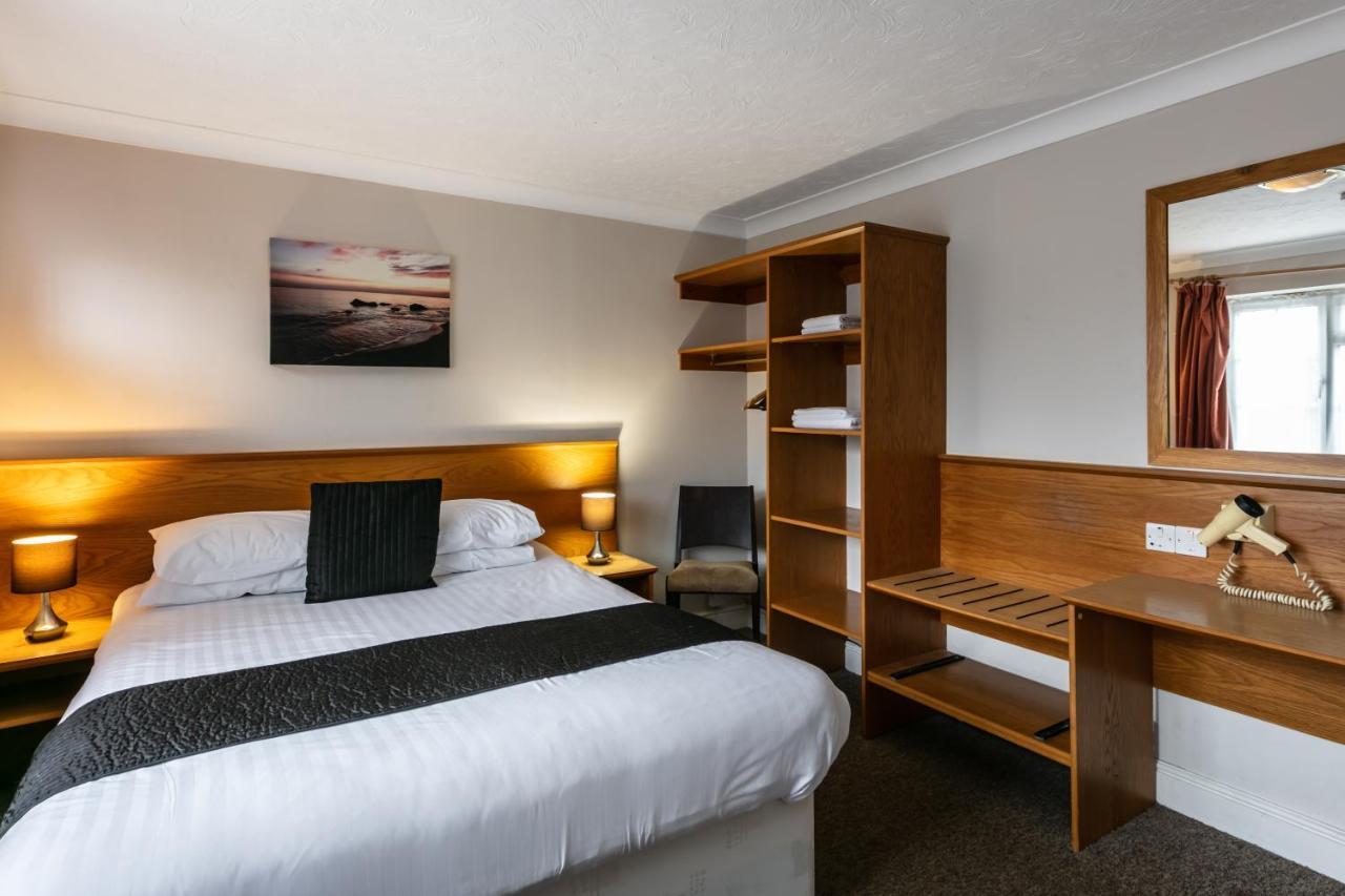 Roydon Marina Village Hotel Eksteriør billede
