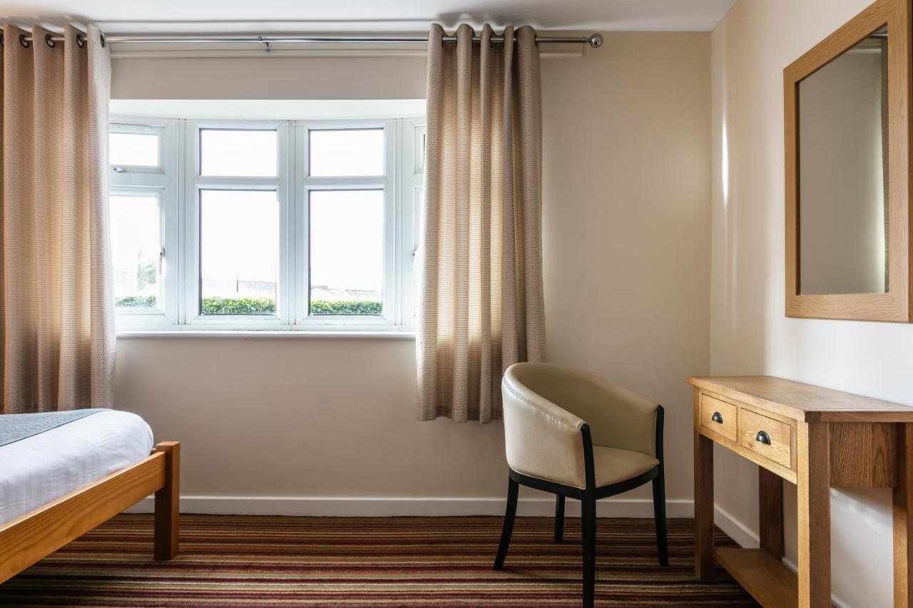 Roydon Marina Village Hotel Eksteriør billede