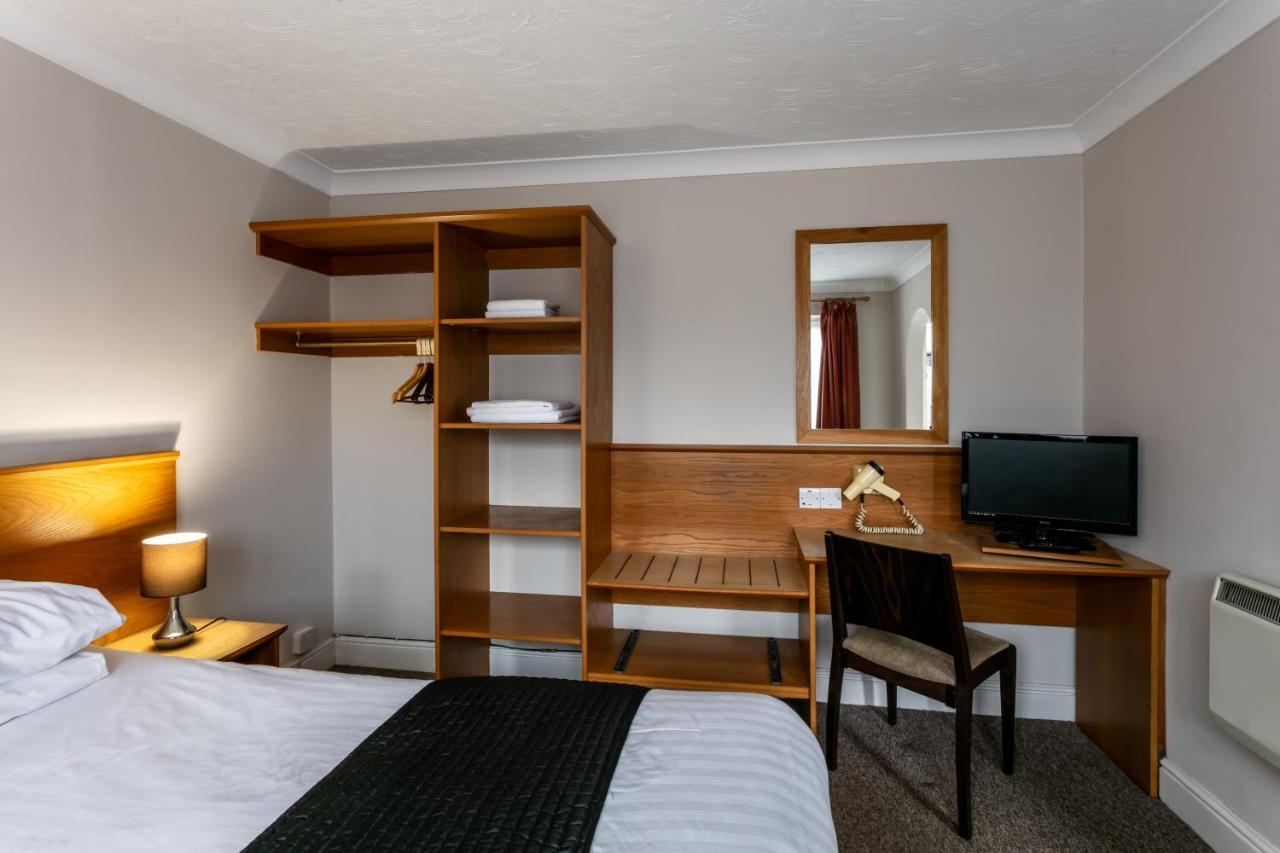 Roydon Marina Village Hotel Eksteriør billede